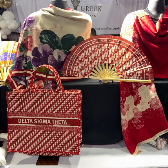 SORORITY ONLY DIOR clacking fan red white classy SORORS ONLY - Picture 2 of 3